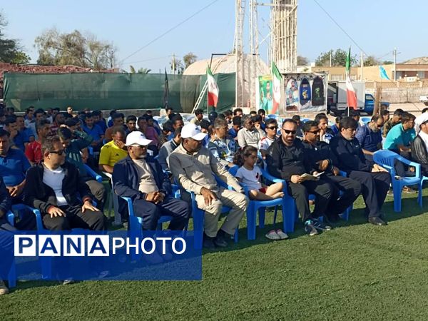 برگزاری مسابقات بادبانی و تورینگ در جزیره بوموسی