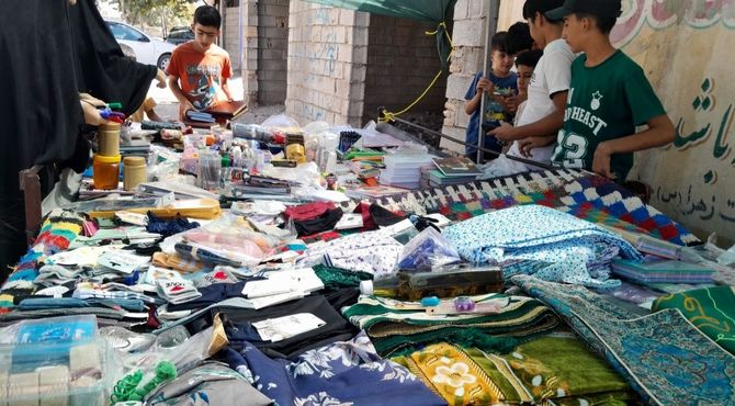 عرضه لوازم‌التحریر و محصولات حجاب با قیمت مناسب در مسجد صاحب‌الزمان کوهنانی