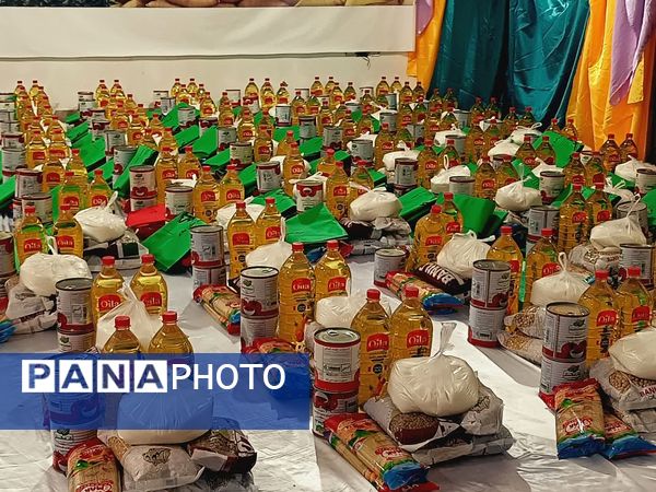 رزق کریمانه گروه جهادی شهید نعمتی به دست ۱۵۰ خانواده علی‌آباد رسید