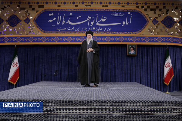 دیدار خانواده شهدای اقتدار با رهبر انقلاب در روز میلاد امیرالمومنین علیه‌السلام