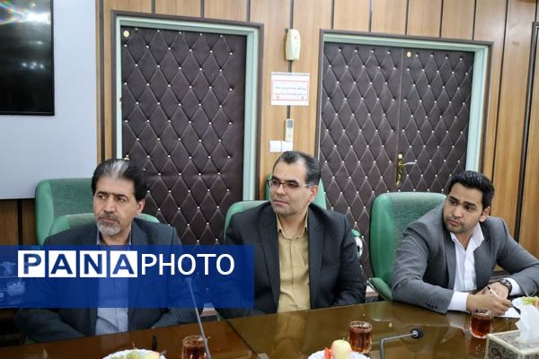 دیدار مدیرکل آموزش و پرورش استان یزد با فرمانده سپاه الغدیر 