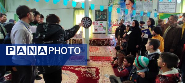 برگزاری مسابقات دارت در جشن بزرگ ۲۲بهمن در روستای اسلام آباد شیروان 