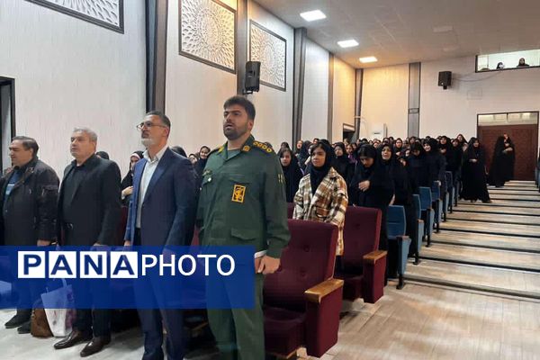 اعزام دانش‌آموزان دختر مدارس کهریزک به اردوی راهیان نور