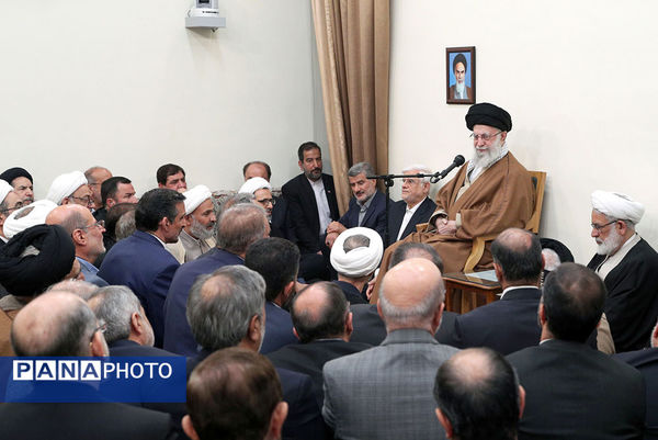 دیدار جمعی از مسئولان ارشد سه قوه با رهبر انقلاب