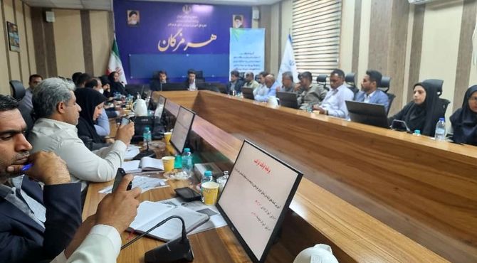 گردهمایی معاونین پرورشی و تربیت‌‌‌بدنی و کارشناسان سلامت و تربیت‌‌‌بدنی مناطق استان در قشم