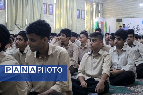 برگزاری کارگاه آموزشی راهنمای و رانندگی در مدرسه شاهد بندرعباس