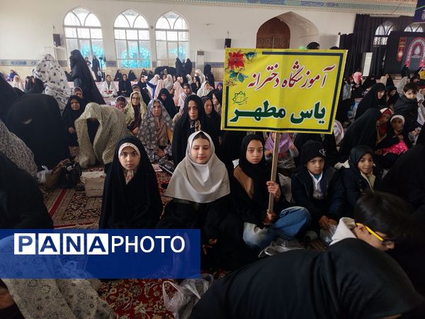 حضور دانش آموزان در نماز جمعه کاشمر