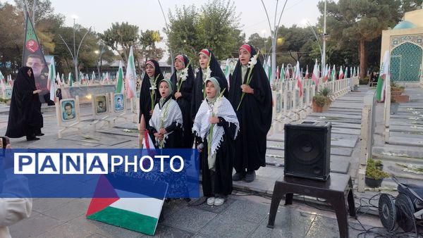 مراسم اولین سالگرد شهادت  سید حسن نصرالله، شهید حاج عباس نیلفروشان و سید هاشم صفی الدین در گلستان شهدا اصفهان 