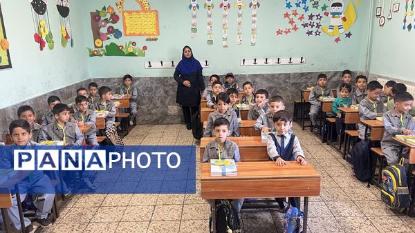 آغاز سال تحصیلی با جشن شکوفه‌ها در دبستان دکتر علی شریعتی 