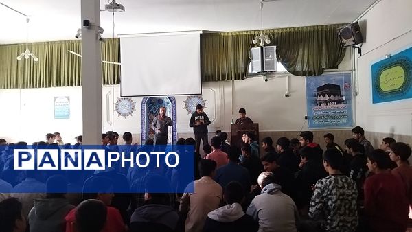 زیارت عاشورا  با یاد شهدای غزه در دبیرستان شاهد ابوذر غفاری 