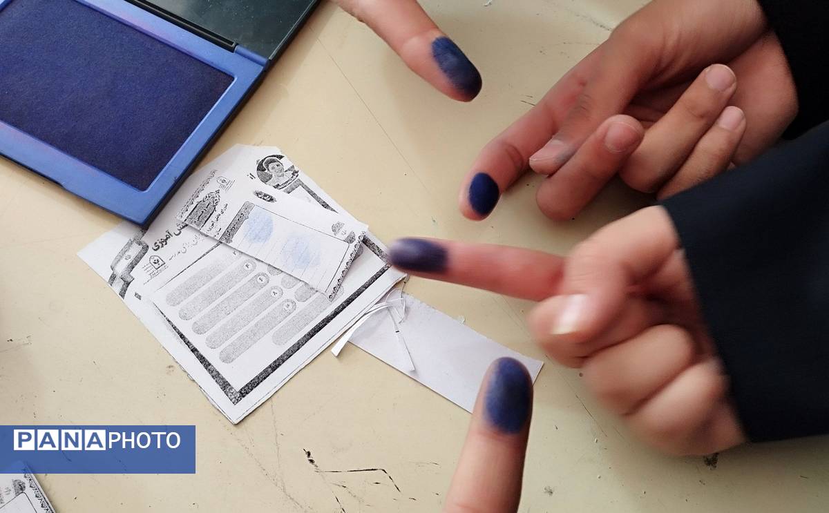  انتخابات شورای دانش‌آموزی در هنرستان کاردانش حافظ