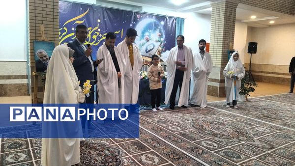 مراسم جزخوانی قرآن کریم در اهر با حضور فعال دانش‌آموزان