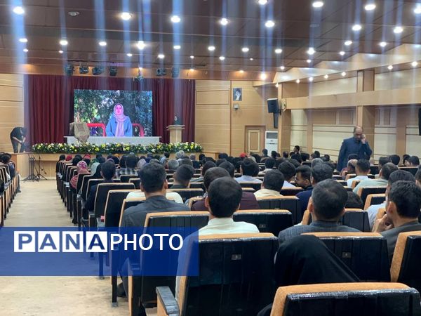 تجلیل از دانش‌آموزان برتر عشایری و کنکور سراسری در گنبد
