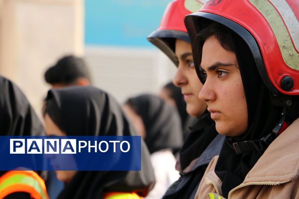 مانور آمادگی برای مقابله با بحران در آموزشگاه دخترانه راز