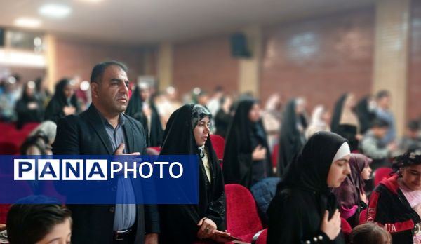 تقدیر از دانش‌آموزان فعال محمدشهری در زمینه‌های فرهنگی و هنری