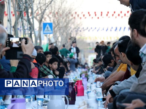 بزرگ‌ترین سفره جهان اسلام به نام کریم اهل بیت برپا شد