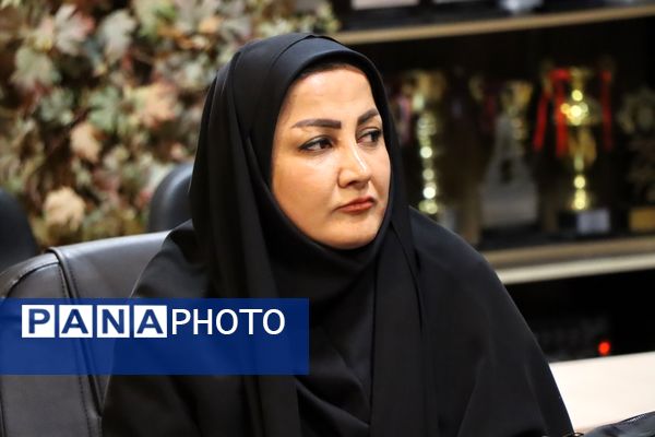 تجلیل از فعالان حوزه بانوان و خانواده در ناحیه یک بهارستان