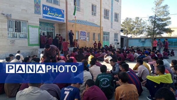 کاندیدای شورای دانش آموزی دبیرستان میثاق از برنامه های خود گفتند