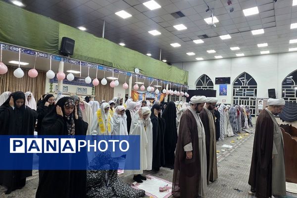 اعتکاف دانش‌آموزی رباط‌کریم با پرچم‌گردانی حضرت ابوالفضل(ع)