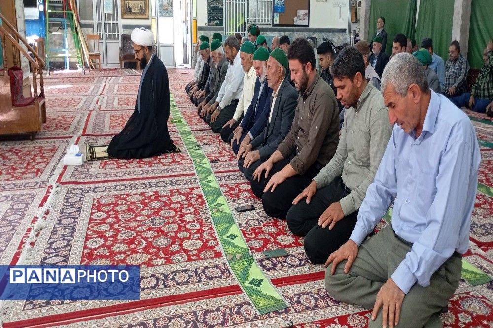 اقامه نماز جمعه در هفته دفاع مقدس  در شهر بار نیشابور