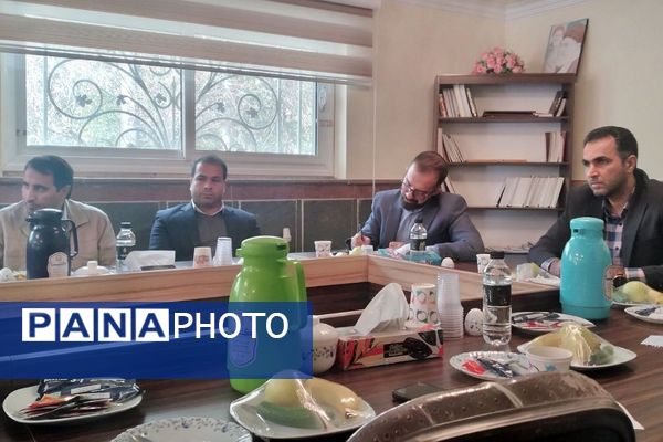 جلسه هم‌اندیشی معاونان پژوهش و توسعه منابع مناطق ۲۱ گانه شهرستان‌های تهران 