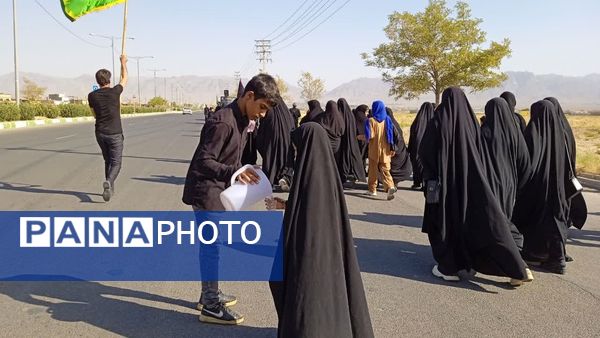 حرکت عشاق اهل بیت از موکب علی اصغری فدافن درآغازین لحظات اربعین حسینی