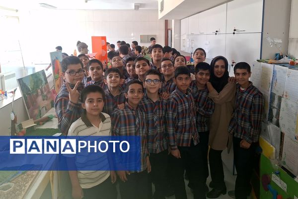 نمایشگاه آثار طرح جابر بن حیان در آموزشگاه معارف ۶ ناحیه ۳شیراز 