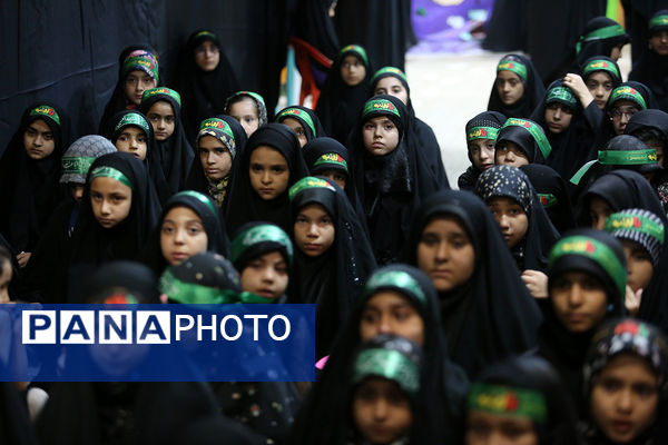 عزاداری کودکان هیات «زیر گنبد طلا» برای دختر سه ساله امام حسین(ع)