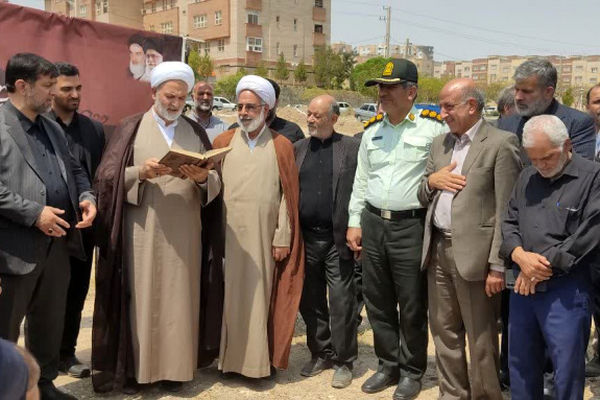 کلنگ احداث بزرگترین مدرسه کشور در قم به زمین زده شد