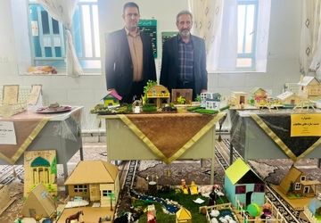 جشنواره سازه های مطالعات و جشنواره تولید و توزیع در دبیرستان سمیه خاتم 