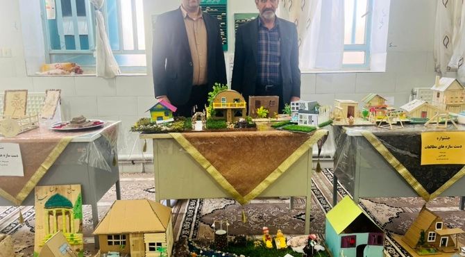 جشنواره سازه های مطالعات و جشنواره تولید و توزیع در دبیرستان سمیه خاتم 