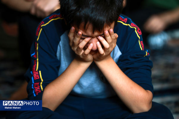 اعتکاف دانش‌آموزی در مسجد قمربنی هاشم (ع)