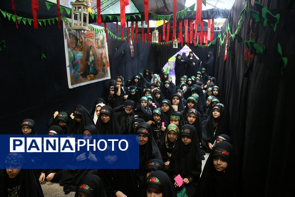 عزاداری کودکان هیات «زیر گنبد طلا» برای دختر سه ساله امام حسین(ع)