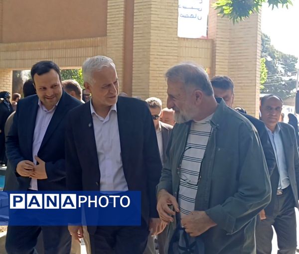 آیین بهره‌برداری از گذر صنایع دستی اصفهان