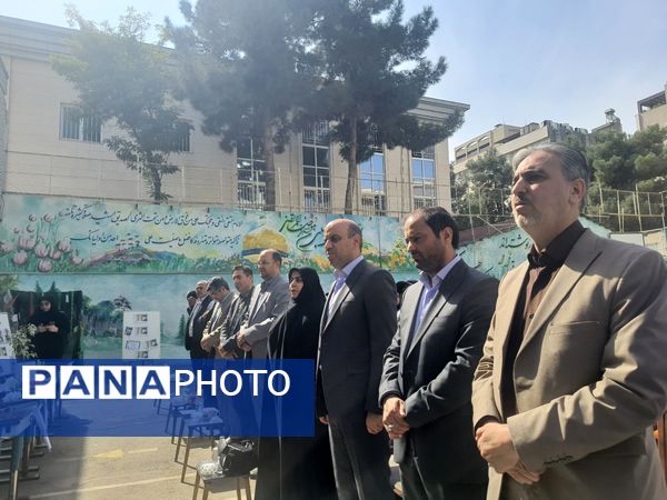 مراسم باشکوه زنگ ایثار و مقاومت در مدرسه شاهد تکتم ناحیه ۳