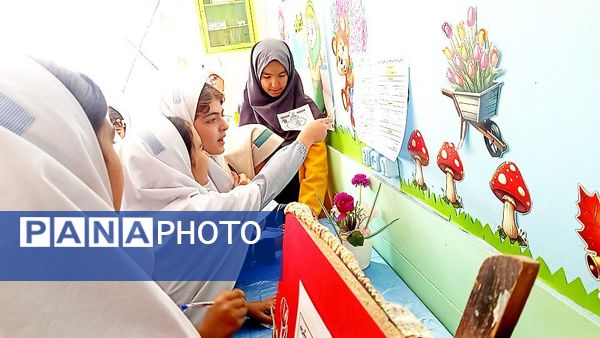 انتخابات شورای دانش آموزی در دبستان سمیه