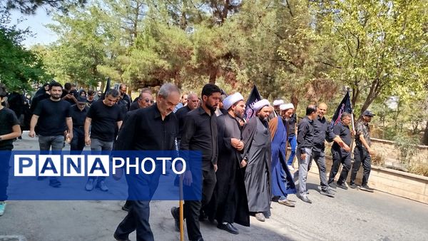 حماسه جاماندگان اربعین در محلات و نیم‌ور؛ تصاویری از عشق و ارادت