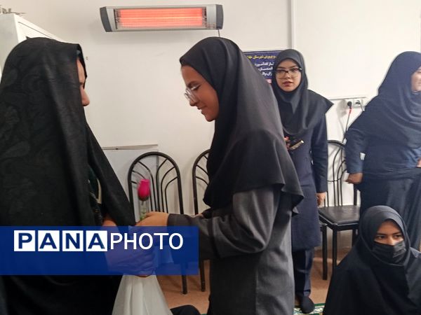 جشن روز مادر و ولادت حضرت زهرا (س) در مدرسه گلشاد خلیل آباد