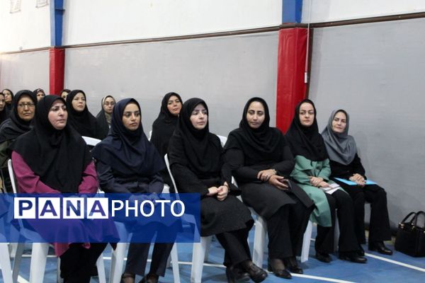 اولین جلسه عمومی انجمن اولیا و مربیان دبیرستان دخترانه شاهد غرویان (وکیلی22)