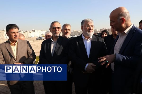 وعده قشقاوی به تحقق رسید، خشت‌گذاری دو مدرسه ۱۵ کلاسه دخترانه در حصارک پایین