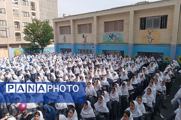 تجلی محبت و قدردانی از زحمات معلمان  در جشن سپاس معلم مدارس شهرستان ملارد 