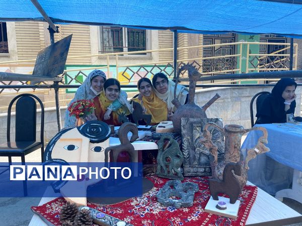 برگزاری بازارچه کسب‌ و کار دانش‌آموزی جشنواره نوجوان خوارزمی در الیگودرز