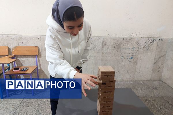 برگزاری مسابقات بازی‌های فکری رویش در دبیرستان شهید محمد تقی دستغیب ناحیه ۳شیراز 