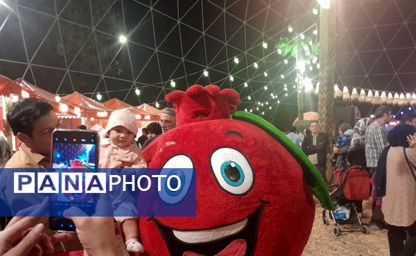 طعم و رنگ در باغ پاییز مشهد