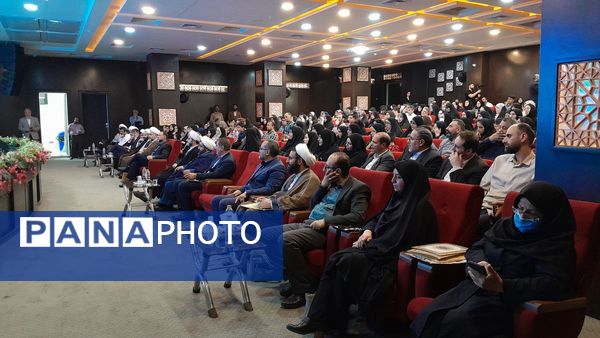 اختتامیه ششمین اجلاسیه نماز  در آستان امامزاده طاهر (ع) کرج
