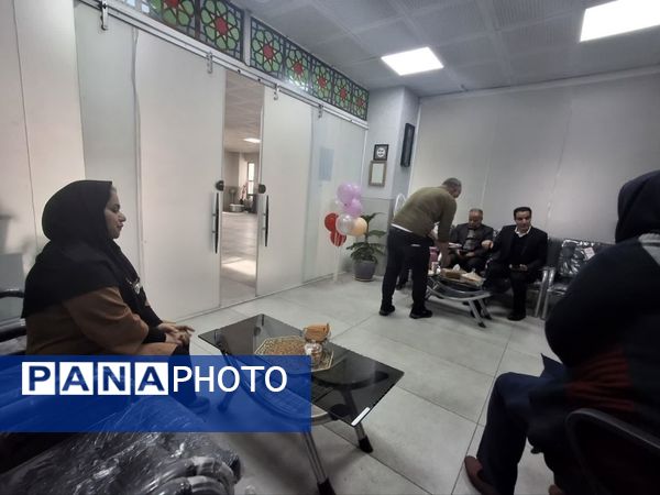 بازدید رئیس آموزش‌ و پرورش ناحیه ۲ از دبیرستان رحمت آیین یک