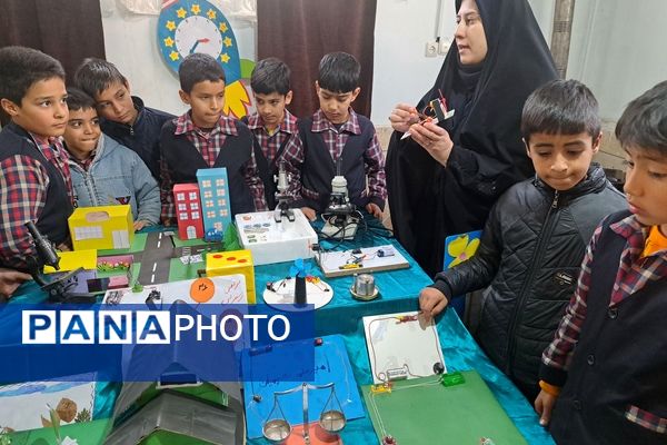 برگزاری نمایشگاه پژوهش در دبستان حاج محمد عجب شیر ناحیه پنج 