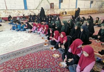 طنین اشک و ارادت دختران فاطمی در آستان مقدس امامزاده سید محمد دیباج