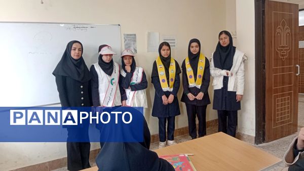 زمین لرزید ، اما دانش آموزان ۱۳ آبان استوار ایستادند