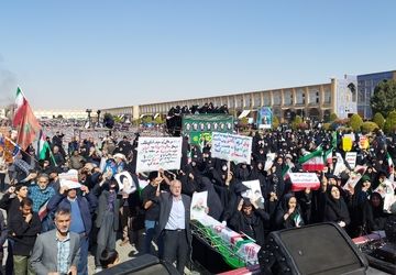 موج همبستگی نسل جوان اصفهان در راهپیمایی سیزده آبان